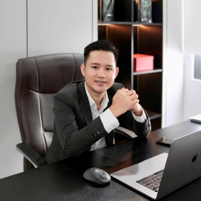 hinh-anh-cua-ceo-nguyen-huu-trung