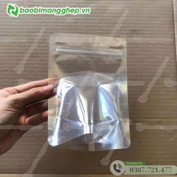 so-sanh-tui-zipper-8-canh-voi-tui-zip-day-dung