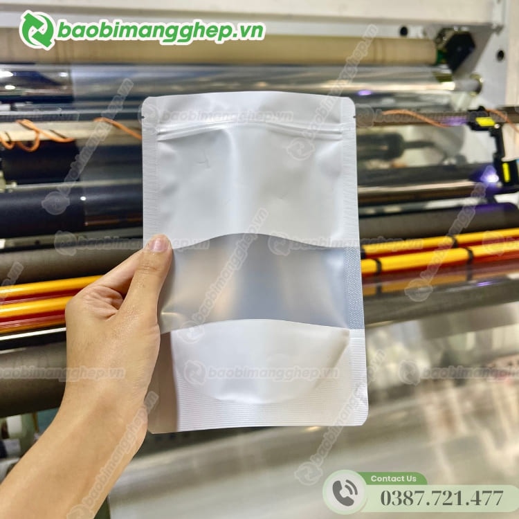 tui-zip-bac-co-cua-so